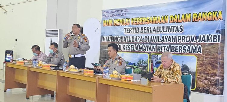 Direktur lalu lintas Polda Jambi Kombes Pol Dhafi saat dorong pemprov Jambi untuk sama-sama mencari solusi permasalahan batu bara (foto: ist)