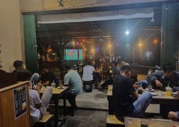 D’Twins Cafe, Pasar Atas Bangko (foto: Anton)