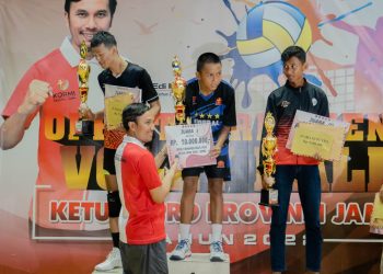 Para Juara Tournamen volly ball Piala Ketua DPRD Provinsi Jambi (foto: Humas DPRD Provinsi Jambi)