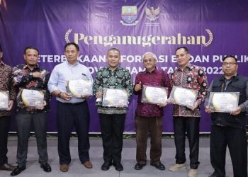 Penganugerahan Keterbukaan Informasi Badan Publik se-Provinsi Jambi yang berlangsung di Hotel Wiltop Kota Jambi, Jumat malam (16/12). (Dok istimewa)