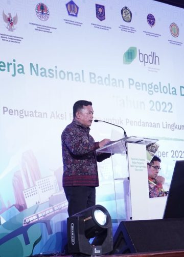 Foto: Gubernur Jambi, Dr.H.Al Haris,S.Sos.,M.H., memaparkan beberapa strategi dalam program pembangunan rendah emisi