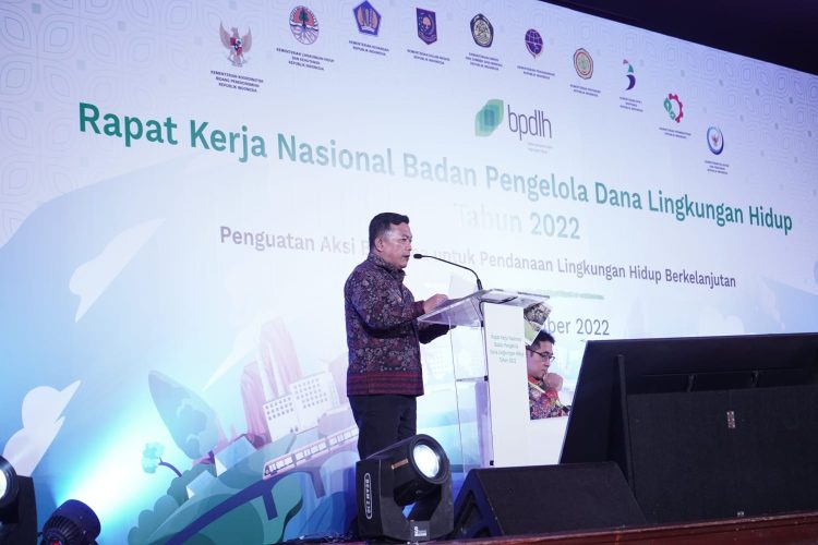 Foto: Gubernur Jambi, Dr.H.Al Haris,S.Sos.,M.H., memaparkan beberapa strategi dalam program pembangunan rendah emisi