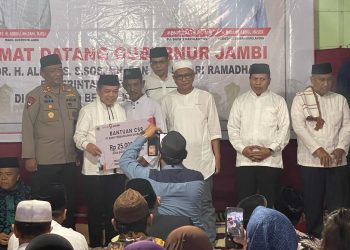 Gubernur Jambi Al Haris saat berada di Desa Seko Besar (dok. Humas Kominfo Pemprov Jambi)