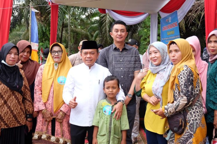 Penjabat bupati muaro jambi, Bachyuni Deliansyah, SH., MH foto bersama Gubernur Jambi Al Haris (dok. Humas Kominfo)