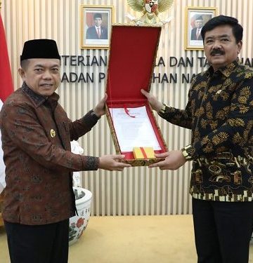 Jambi Jadi Provinsi Pertama di Sumatera Terima Dokumen Persetujuan Substansi RTRW dari Menteri ATR