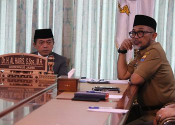 Gubernur Jambi Dr. H. Al Haris, S.Sos, MH dan  Sekretaris Daerah (Sekda) Provinsi Jambi H. Sudirman, SH, MH (Dok. Agus Suprianto/Humas Kominfo)