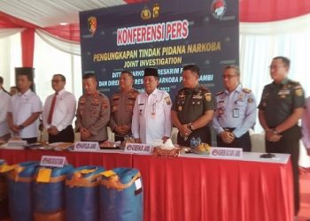 Konferensi pers ungkap kasus tindak pidana Narkoba yang dilaksanakan di Mapolda Jambi pada Rabu, (10/05/2023). (Foto: Ega)