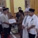 Bupati Tanjab Timur H. Romi Hariyanto, SE hadir didampingi Sekda Tanjab Timur Sapril, S.IP,di Masjid Nurul Falah Desa Pandan Lagan, Selasa (4/4/23). ). (Dok Diskominfo)