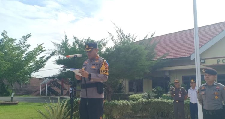 Kapolres Muaro Jambi AKBP Muharman Artha SIK saat pimpin langsung Apel Gelar Pasukan dalam rangka Operasi Patuh 10 Juli Sampai Dengan 23 Juli 2023 (Dok. Humas Polres Muaro Jambi)