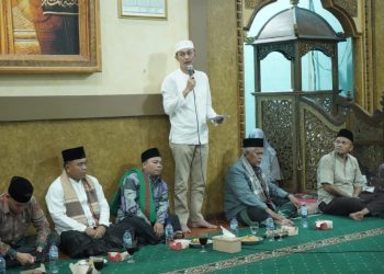 Pj Bupati Muaro Jambi saat hadiri malam Nuzul qur'an di Desa Senaung (dok. Humas Kominfo Pemkab Muaro Jambi