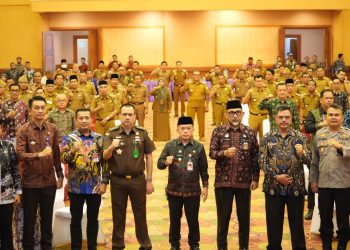 Pj Bupati Muaro Jambi saat menghadiri Rapat Koordinasi Pelaksanaan Dekonsentrasi Gubernur Tahun anggaran 2023 (dok. Kominfo)