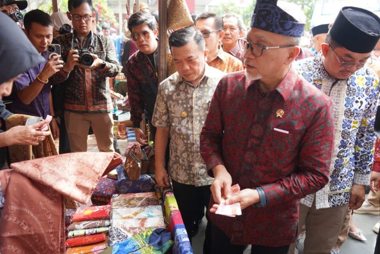 Mendag Zulhas pada acara 'Satu Hari Bersama Jambi', bertempat di Anjungan Mall Sarinah DKI Jakarta, Sabtu (08/07/2023). (Dok. Foto : Novriansyah - Kominfo)