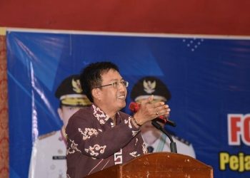 Kabid Diskominfo Provinsi Jambi, Sabriyanto saat sampaikan sambutan pada FGD Pejabat Pengelola Informasi dan Dokumentasi di Aula Hotel Mahkota Sutis, Kota Sungai Penuh, Kamis (27/07/2023). (Dok. BITNews.id/Otoy)