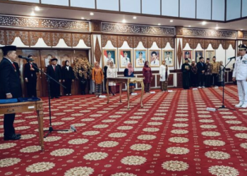 Gubernur Jambi, Al Haris melantik pejabat (Pj) Bupati Merangin Mukti di auditorium Rumah Dinas Gubernur Jambi, Jumat (22/9/2023). (Dok, Fei)