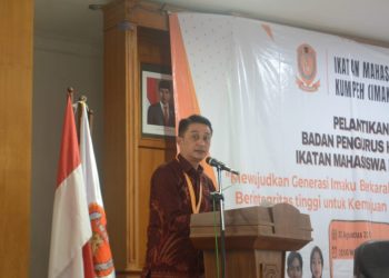 Pj Bupati saat menghadiri Pelantikan Badan Pengurus Harian Ikatan Mahasiswa Kumpeh IMAKU Kab. Muaro Jambi periode 2023 – 2028.