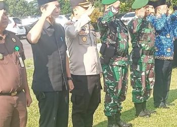 Ketua DPRD Tanjung Jabung Timur Menghadiri Upacara Harkitnas Ke-115 di lapangan kantor Bupati Tanjung Jabung Timur pada hari Senin, (22/5/23). (Dok. Rizon)