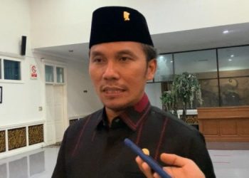 Ketua DPRD Provinsi Jambi, Edi Purwanto saat diwawancarai di Gedung DPRD, Rabu (04/10/2023). (Dok. Hadian)