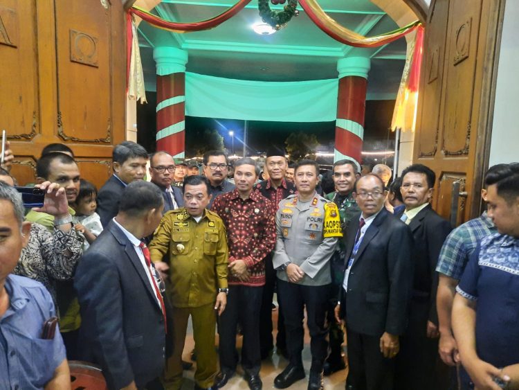 Ketua DPRD Jambi Beserta Rombongan saat Pantau Pelaksanaan Malam Natal (dok. Humas DPRD Provinsi Jambi)