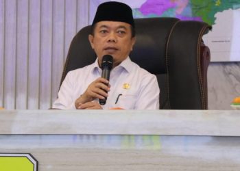 Al Haris pada acara Penandatanganan Komitmen Bersama Menyukseskan Satu Data Provinsi Jambi dan Keterbukaan Informasi Publik di Ruang JDAC)Kantor Gubernur Jambi, Rabu (27/12/2023) (Dok. Agus Supriyanto -Kominfo)