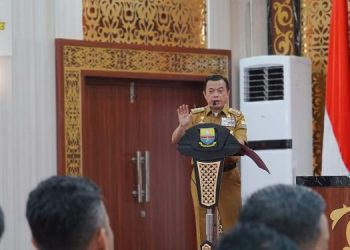 Gubernur saat membuka Rakor Camat Se-Provinsi Jambi Semester II Tahun 2023, bertempat di Ruang Pola Kantor Gubernur Jambi, Kamis (28/12/2023). (Dok. Erik - Kominfo)