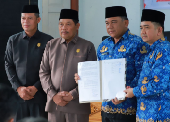 Wakil Ketua I Junaidi, Wakil Ketua II Ahmad Haikal dan Ketua Komisi I Ulil Amril dan Jurjani Menghadiri Forum Konsultasi Publik Rancangan Awal RKPD Kabupaten Muaro Jambi. (Dok. Humas)