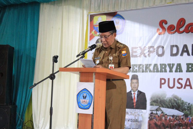 Wagub Sani pada kegiatan Ekspo dan Gelar P5 di SMKN 1 Bungo, Selasa (23/1/2023). (Foto : Sobirin - kominfo)