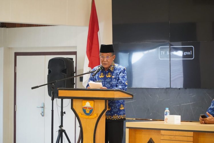 Wagub Sani pada Pembukaan Rapat Koordinasi TPPS Provinsi Jambi, di Aula Kantor Bapedda, Senin (19 /02/ 2024).(Foto: Harun - kominfo)