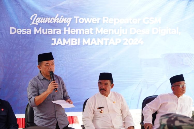 Al Haris saat launching Repeater GSM di Desa Muaro Hemat, Kecamatan Batang Merangin, Kabupaten Kerinci, Jum’at (15/03/2024) (Foto: Harun - Kominfo)