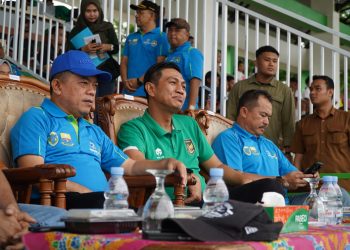 Gubernur saat Pembukaan Gubernur Cup Tahun 2024 di Stadion Koni Muara Bulian, Kabupaten Batanghari, Minggu (14/01/2024) (Foto : Harun - Kominfo)