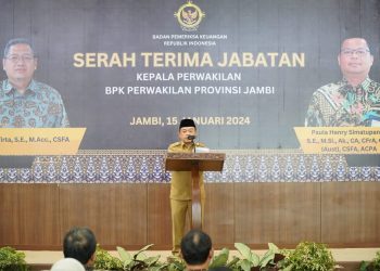 Gubernur saat menghadiri Sertijab Kepala Perwakilan BPK Perwakilan Provinsi Jambi di Auditorium BPK Perwakilan Provinsi Jambi, Senin (15/01/2024). (Foto : Harun - Kominfo)