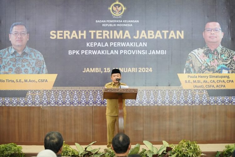 Gubernur saat menghadiri Sertijab Kepala Perwakilan BPK Perwakilan Provinsi Jambi di Auditorium BPK Perwakilan Provinsi Jambi, Senin (15/01/2024). (Foto : Harun - Kominfo)