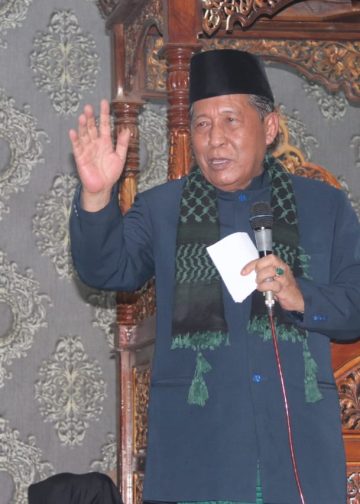 Wagub Abdullah Sani pada Safari Ramadhan 1445 H Pemprov Jambi di Masjid Nur Syaifuddin Kelurahan Teluk Dawan Kecamatan Dendang, Minggu (18/03/2024). (Foto: Agus - Kominfo)