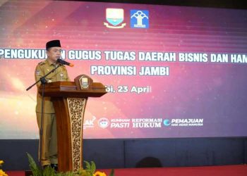 Pemprov melaksanakan Pengukuhan Gugus Tugas Daerah Bisnis dan HAM Provinsi Jambi di Auditorium Rumah Dinas Gubernur Jambi, Selasa (23/04/2024). (Foto: Diskominfo/Harun)