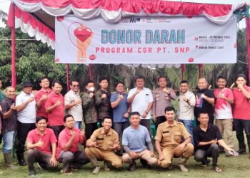 Foto bersama karyawan PT SNP ketika selesai melaksanakan donor darah (dok.salimbai.id)