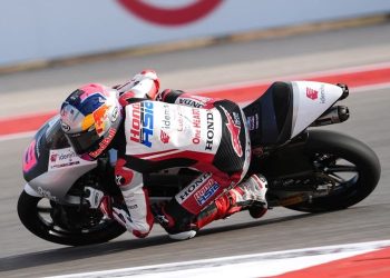 Pembalap asal Indonesia, Veda Ega Pratama, menunjukkan aksi yang luar biasa pada sesi balapan Moto3 Spanyol 2026. (HONDA.RACING)